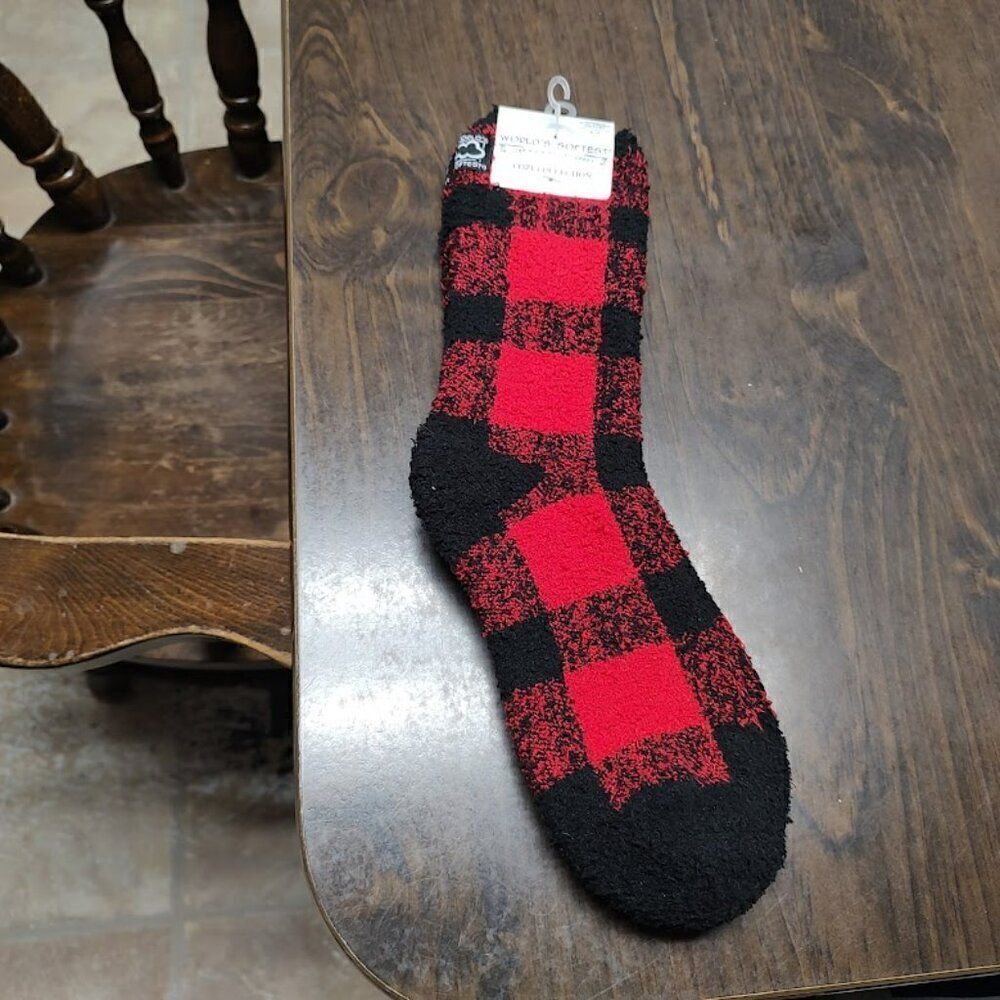 New World's Softest Socks Cozy Collection Red And Black Women's Shoe Size 6-10